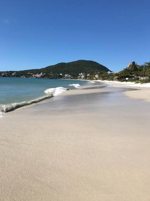 Apto Centro Bombinhas Bagian luar foto